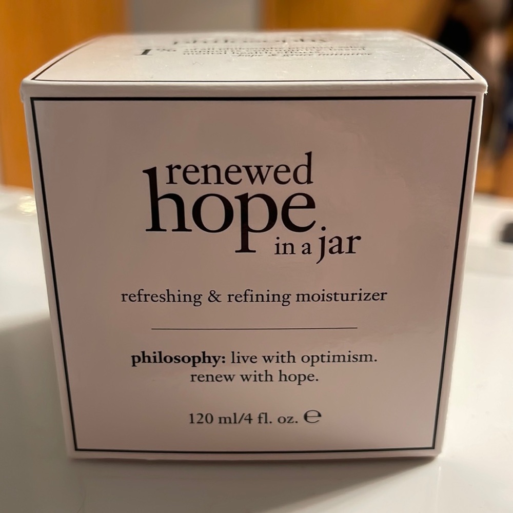 Philosophy renewed hope in a jar refreshing and refining moisturizer